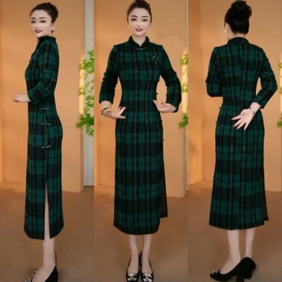 2025秋冬新款加厚宽松盘扣侧开衩中式旗袍裙子妈妈长袖格子连衣裙