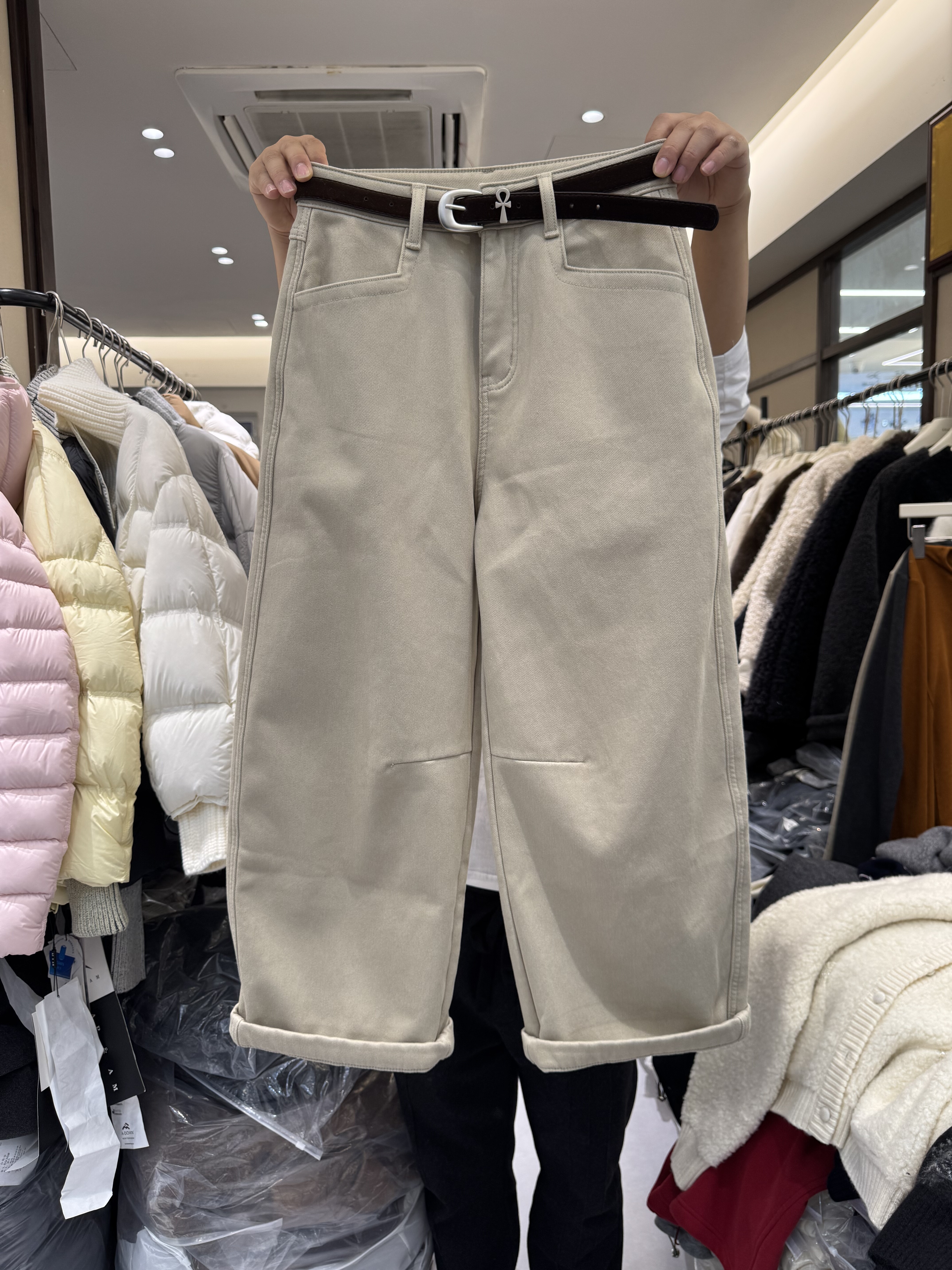 卡其色加绒牛仔裤女2025冬季新款高腰显瘦直筒裤九分窄版阔腿裤潮