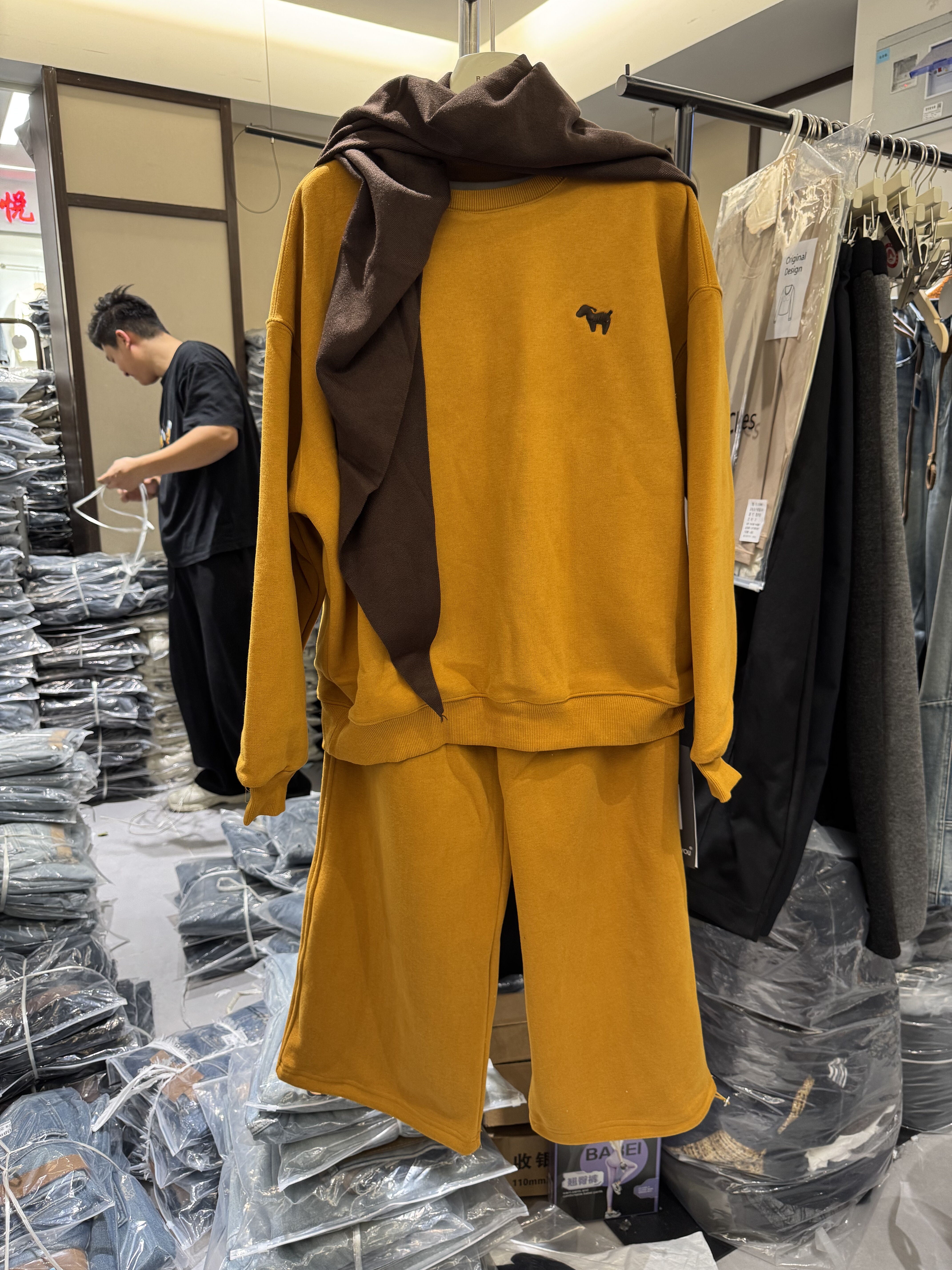 TONET 卡通刺绣慵懒风卫衣披肩阔腿裤运动休闲套装冬季新款三件套