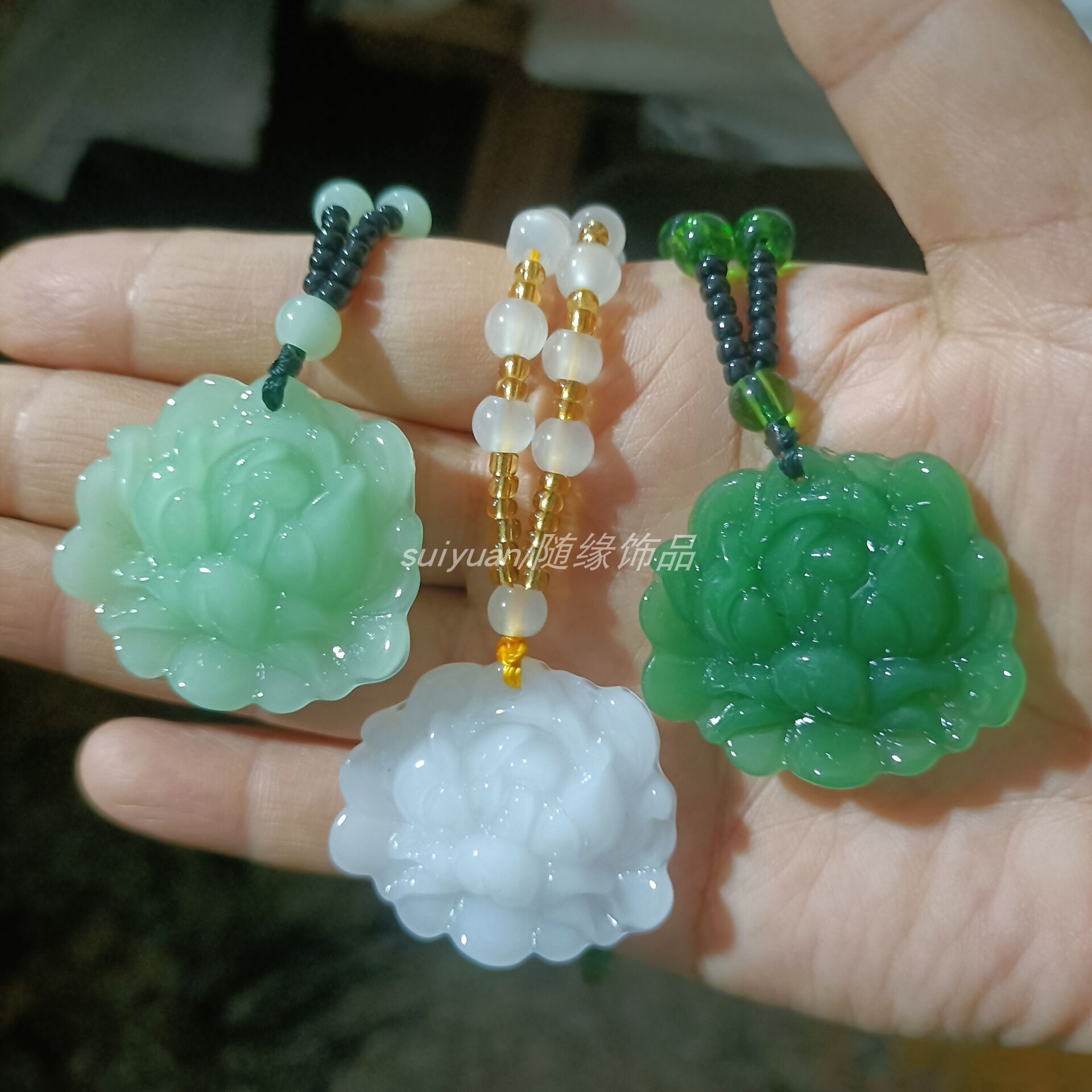 新款仿和田玉莲花吊坠荷花项链