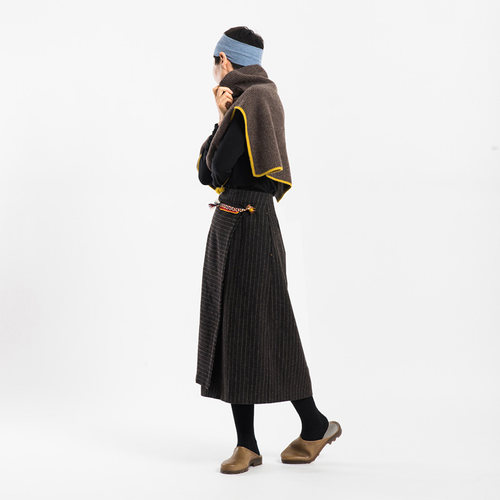 城市山民UrbanTribe2025秋女式羊毛针织高领叠穿保暖披肩AF49015