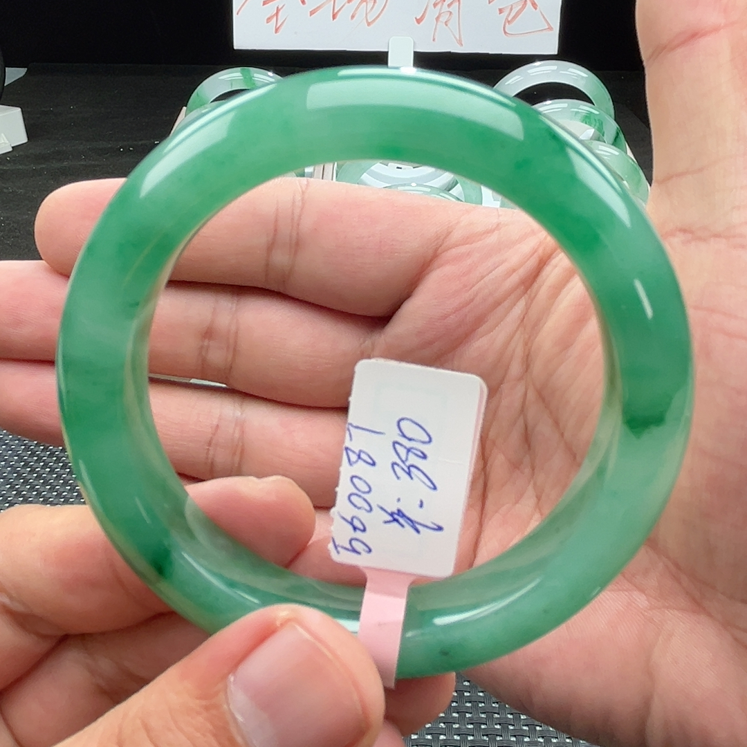 5556圈口非洲翠手镯