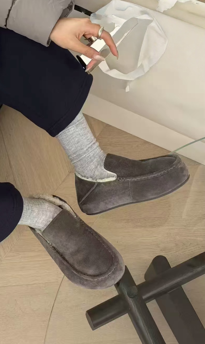 欧洲站2025冬季新款真皮女鞋休闲百搭加绒保暖一脚蹬包头拖