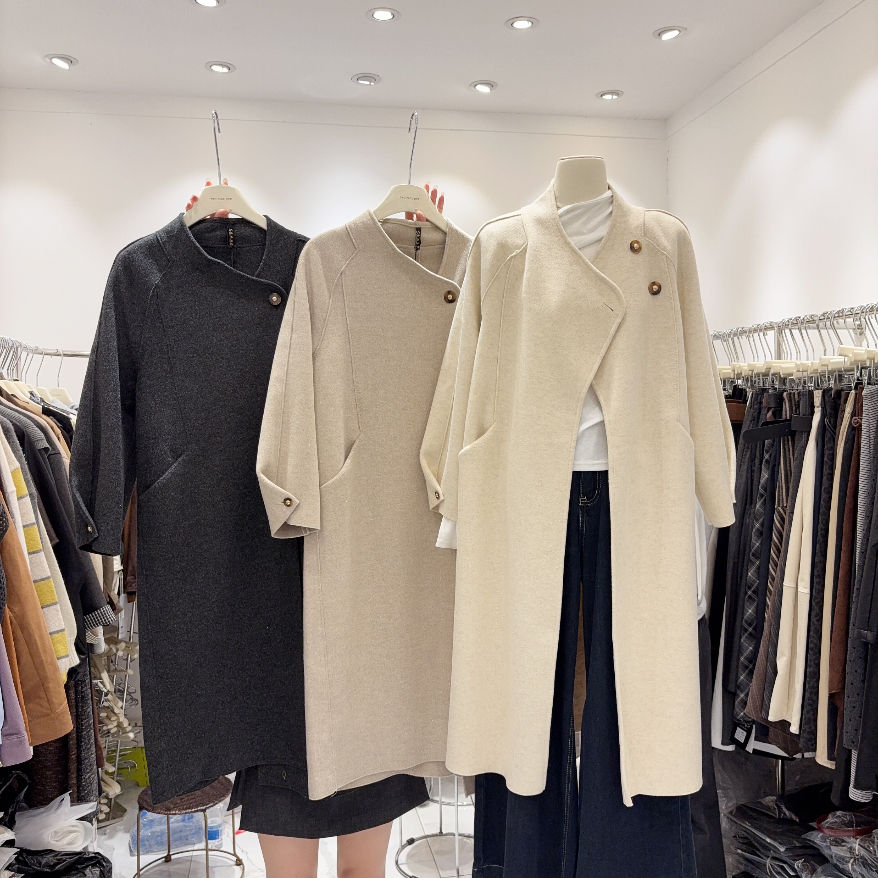 赫本风高级感斜门襟立领亮丝细闪双面呢大衣女长款慵懒风呢子外套