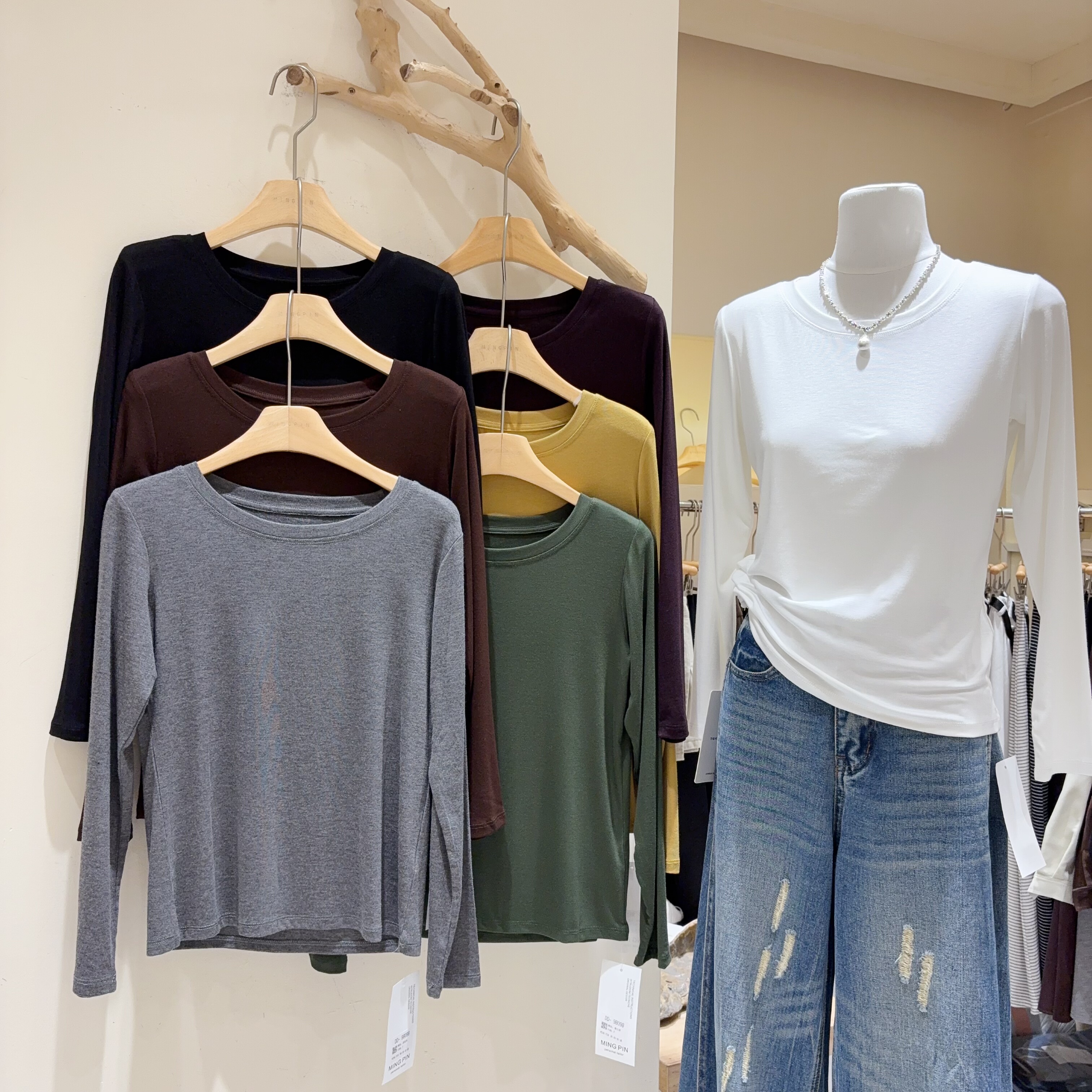 秋冬叠穿天花板圆领长袖T恤女莫代尔棉纯色打底衫上衣女亲软亲肤