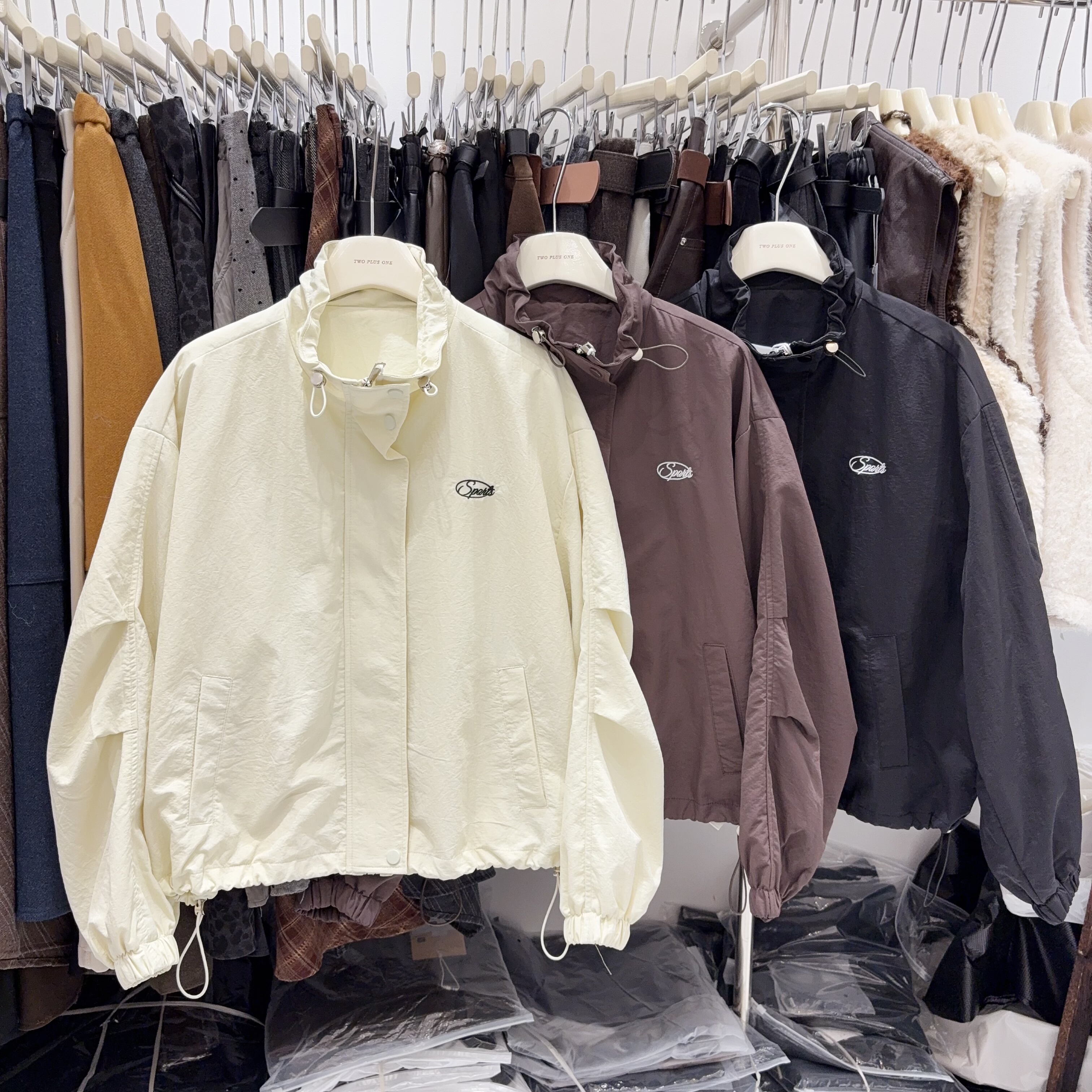 韩版简约气质立领外套女长袖显瘦保暖防风上衣百搭纯色夹克冲锋衣