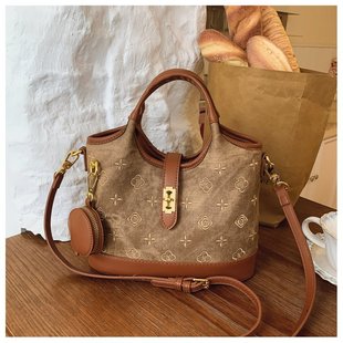 高级感精致小包包女2026春夏新款 复古刺绣手提单肩斜挎包 轻奢时尚