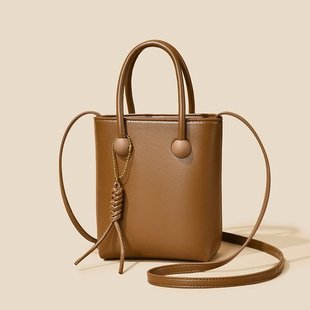 今年流行大容量手机包包女2024新款 高级质感手提包小拎包斜挎包