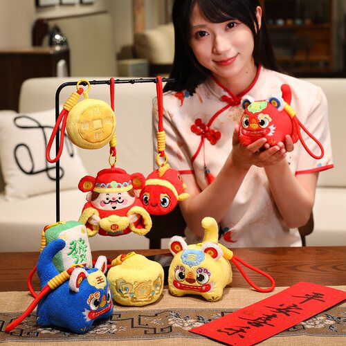 通国潮新年装饰小挂件毛绒公仔女