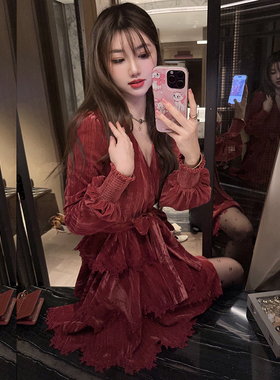 宁芙心心 安可雷配色 重磅花边蝴蝶结 节日酒红丝绒 显瘦连衣裙