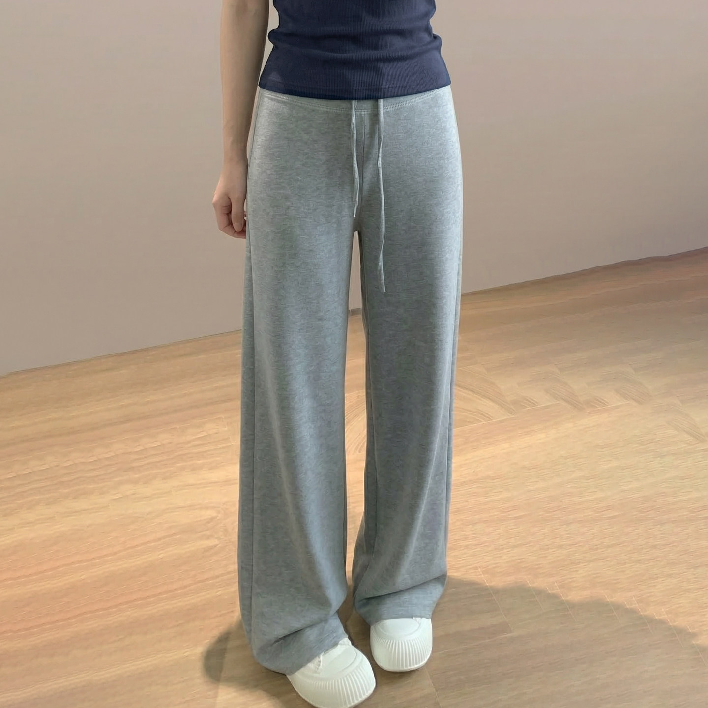 抽绳灰色运动风休闲长裤女2026春装新款高腰显瘦宽松垂坠感阔腿裤