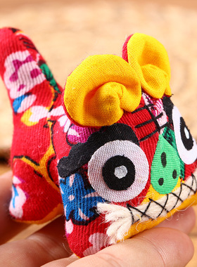 Chinese souvenir handmade cloth tiger craft ornaments