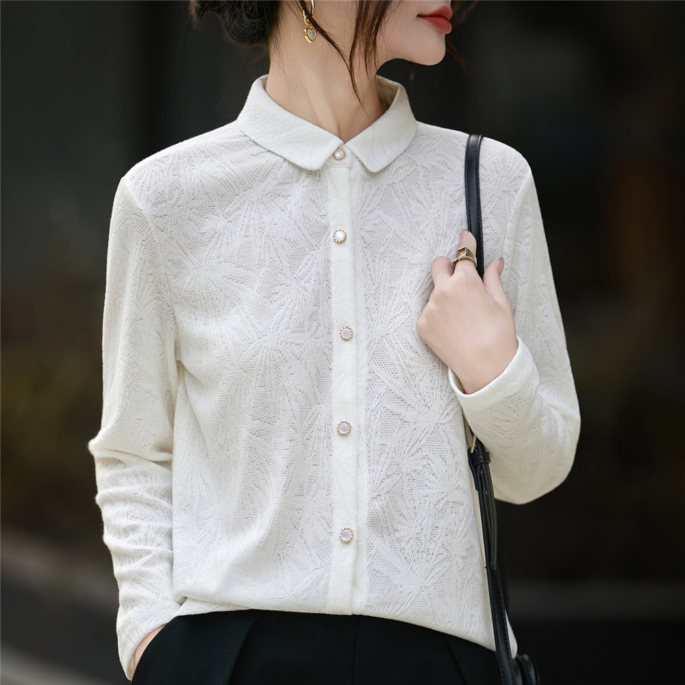 老钱风翻领镂空提花针织开衫显瘦