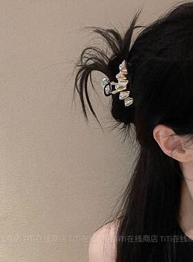 博主半抓毽子头中短发抓夹小号金属发夹女后脑勺半扎发鲨鱼夹子女