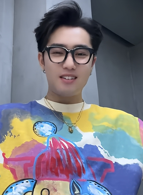 SDSA夏季新款男士痞帅抽象彩色涂鸦印花圆领短袖T恤宽松休闲T4400