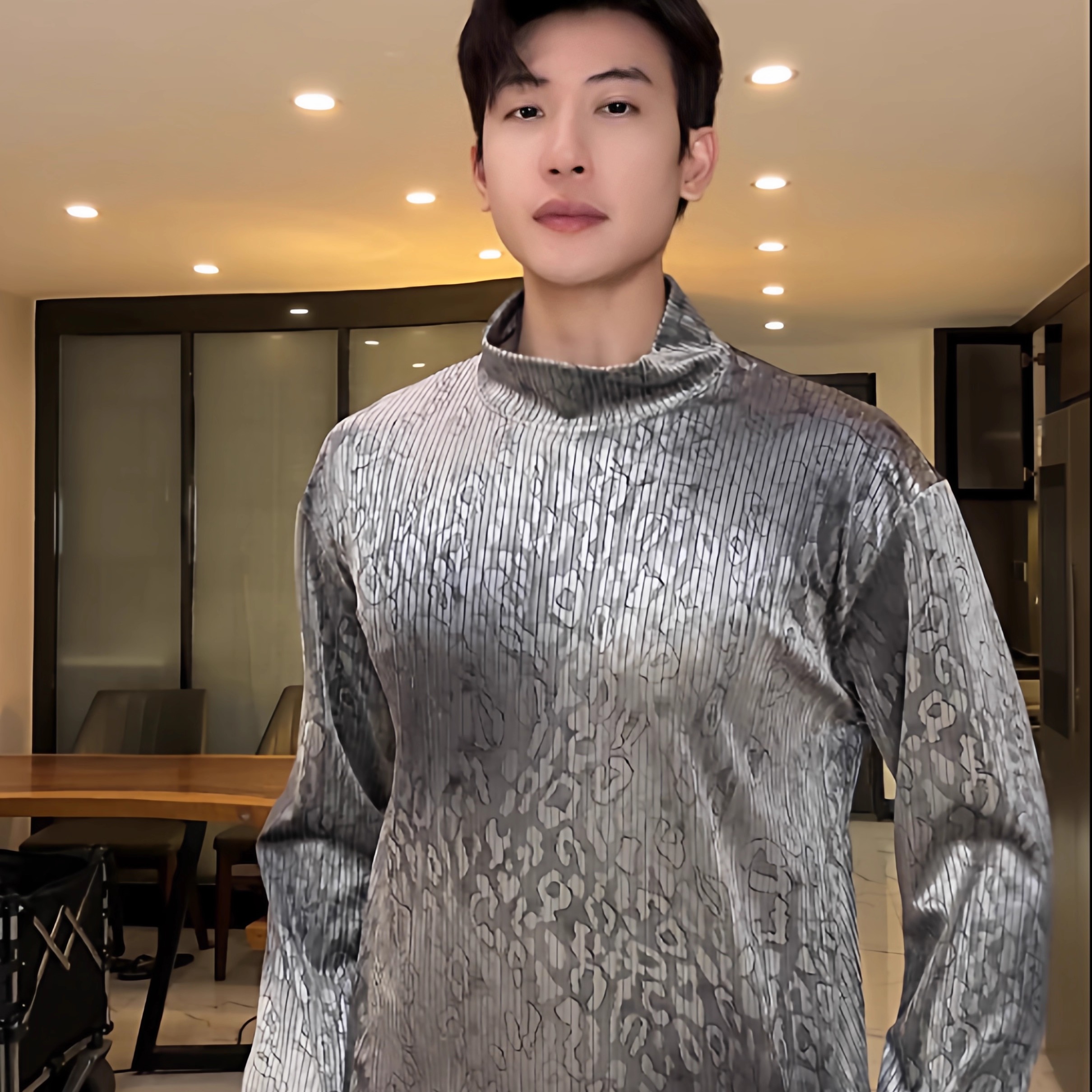 SDSA男士秋冬新款痞帅男装简约渐变豹纹半高领长袖T恤设计师上衣