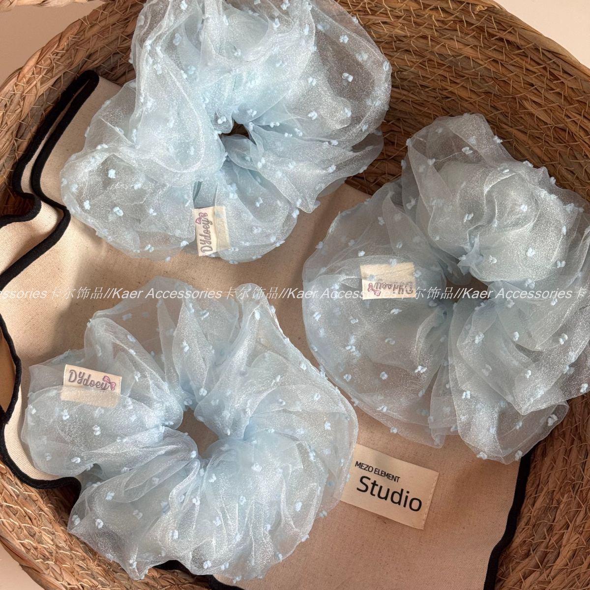 蓝色双层蓬松波点网纱大肠发圈图片