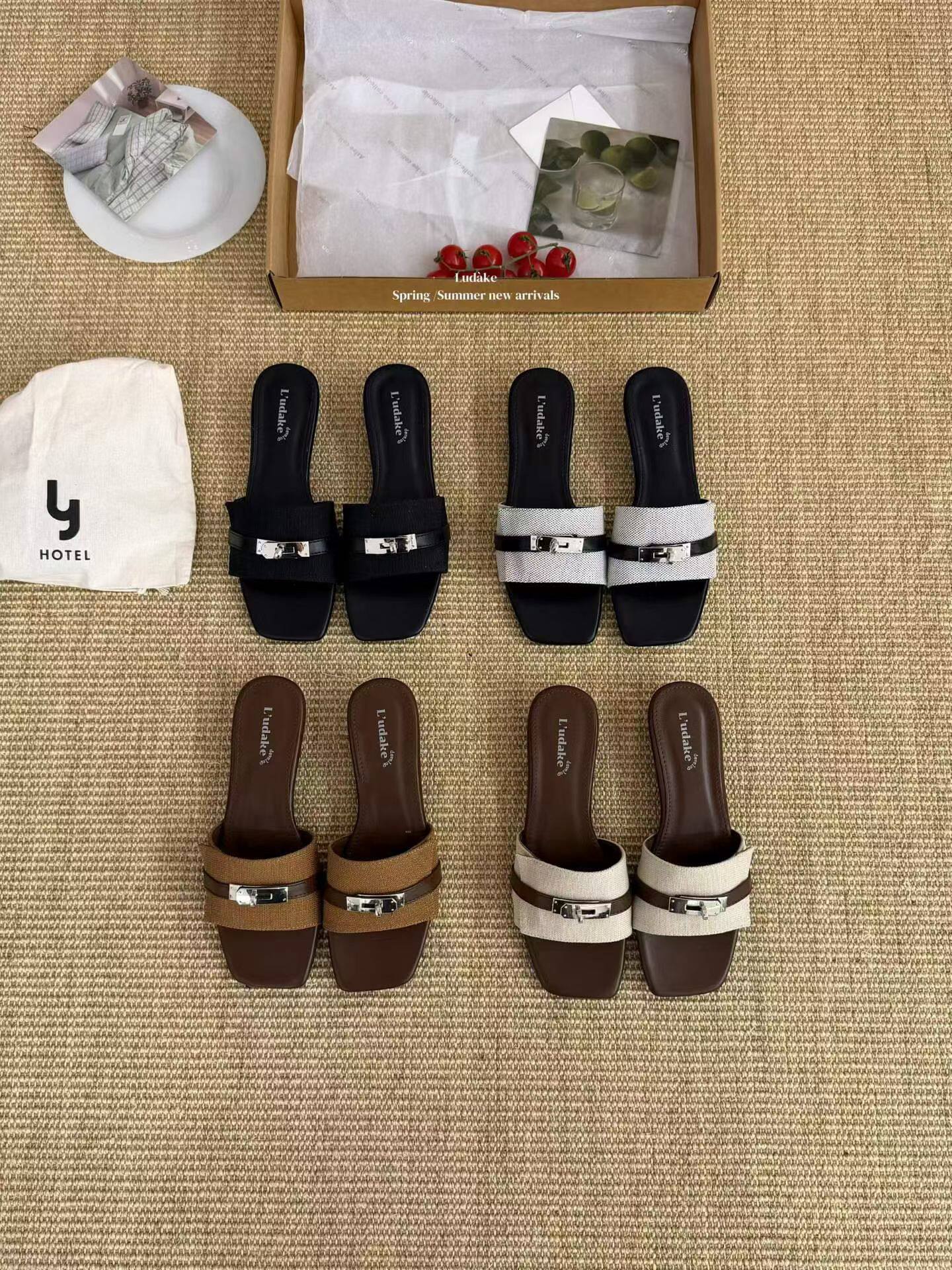 LUDAKE鹿大可高级感亚麻拖鞋外穿粗跟方头一字露趾锁扣凉拖凉鞋女