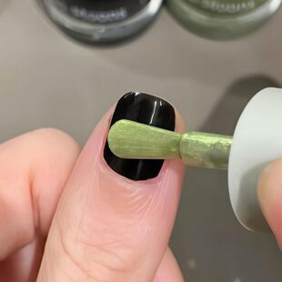 绿野金龟子!金绿偏光涂鸦复古美甲2025新款指甲油免烤速干指甲油