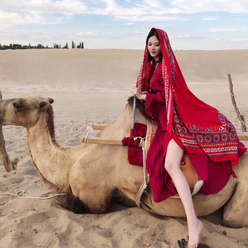 民族风披肩女夏季云南西藏茶卡盐湖大围巾大西北沙漠丝巾防晒纱巾