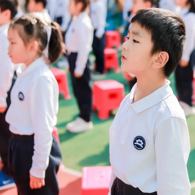 上海东安三村小学校服运动装