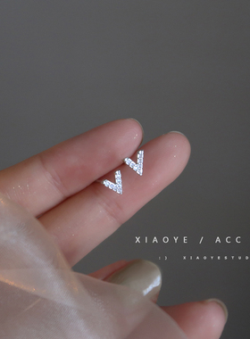 925纯银睡觉免摘V字耳钉女养耳洞耳环简约小巧气质2022新款潮耳饰