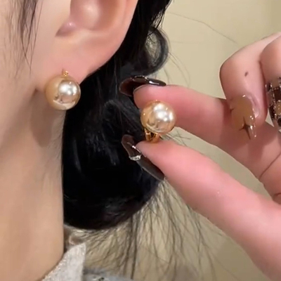 法式简约香槟色珍珠耳扣