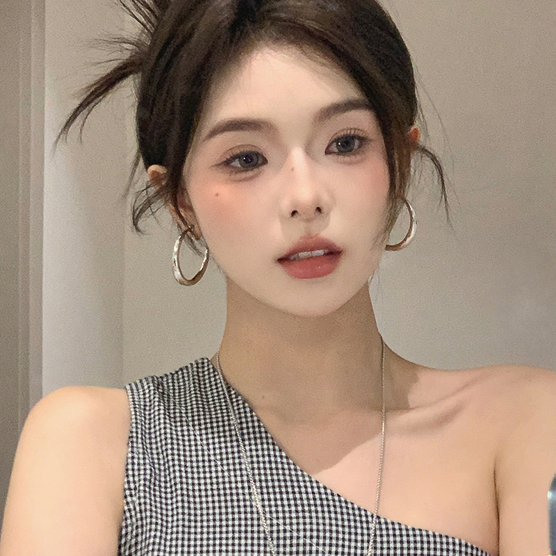 适合方圆脸的金色双层圈圈耳环