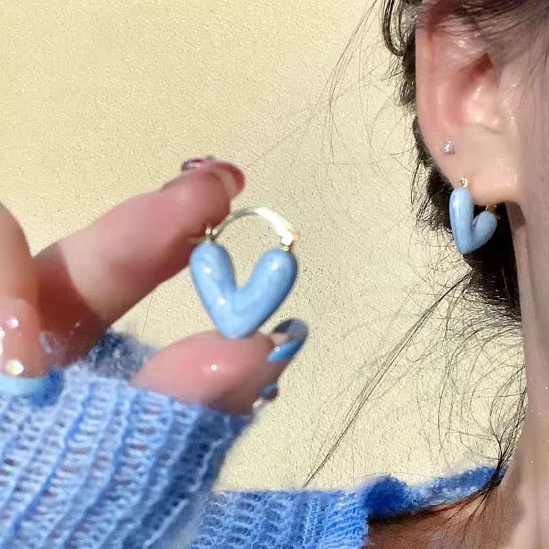 高级感小众蓝色爱心耳环