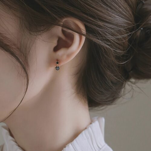925银针黑色锆石耳扣精致