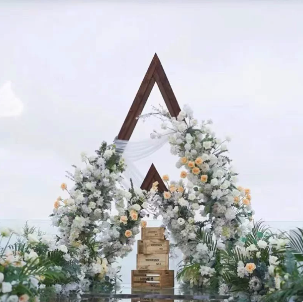 三角形森系婚礼木质拱门
