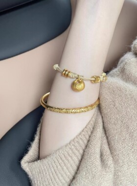 金店同款棕色手工编绳小胖福吊坠手链女2025新款黄金色手绳送女友