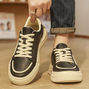 今年流行爆款男鞋冬季2025新款厚底休闲鞋板鞋高级感春秋男士皮鞋