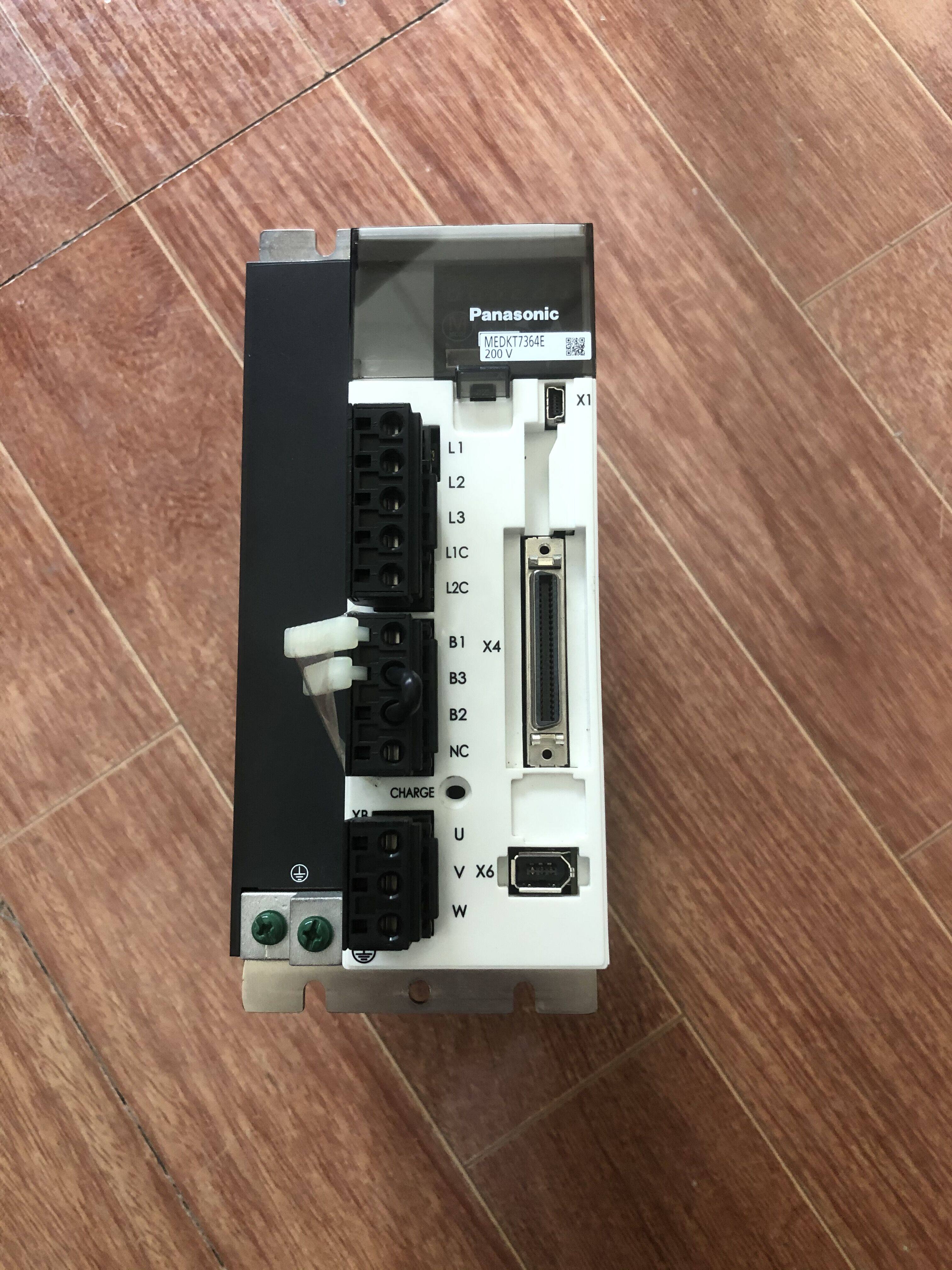 松下a5 2.5kw伺服驱动器 medkt7364e 全新原装