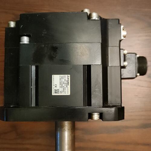 议价马扎克QTN X轴电机 VCN Z轴电机三菱HF-H204可维修