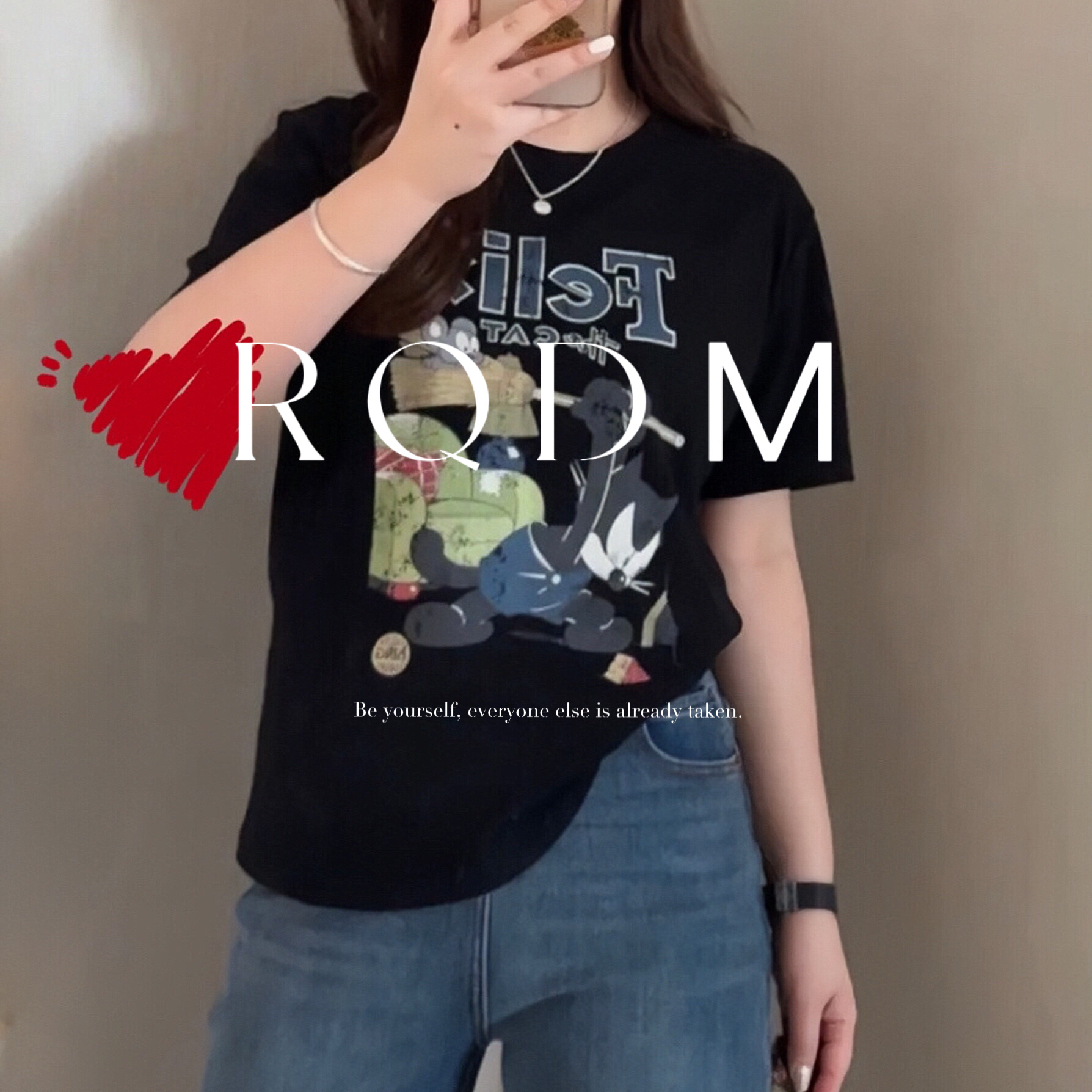 休闲宽松印花圆领正肩短袖T恤女