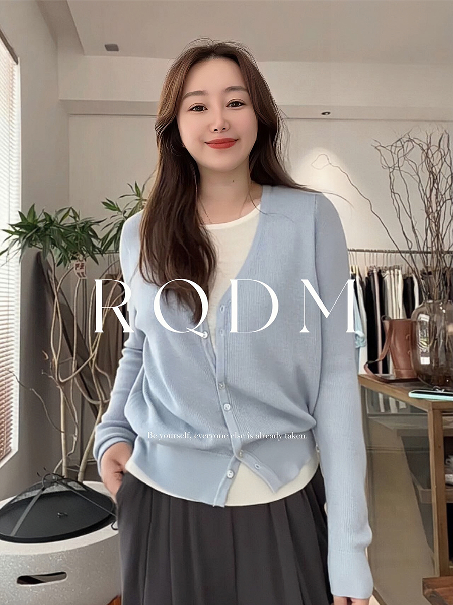 显瘦撞色圆领长袖针织衫打底衫