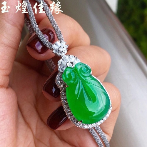代代有钱18k金镶钻吊坠阳绿翡翠