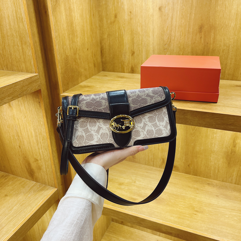 时尚洋气潮流单肩小方包斜挎包