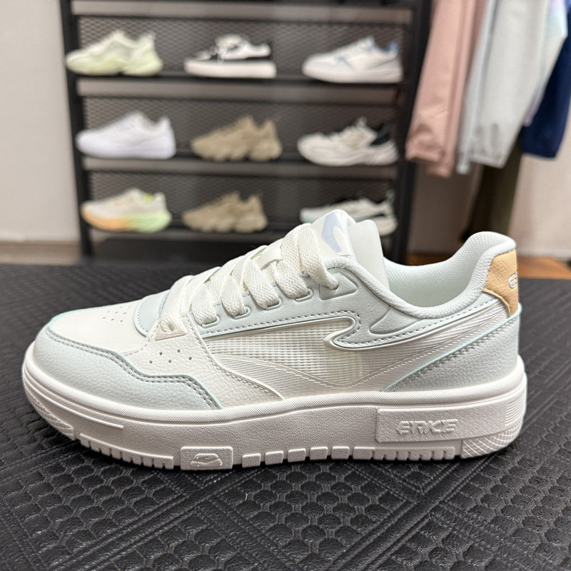 鸿星尔克女鞋运动鞋2026夏季新款网面透气轻便滑板鞋12126201411