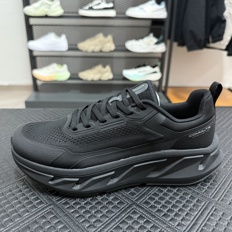 鸿星尔克男子透气缓震菁英跑步鞋