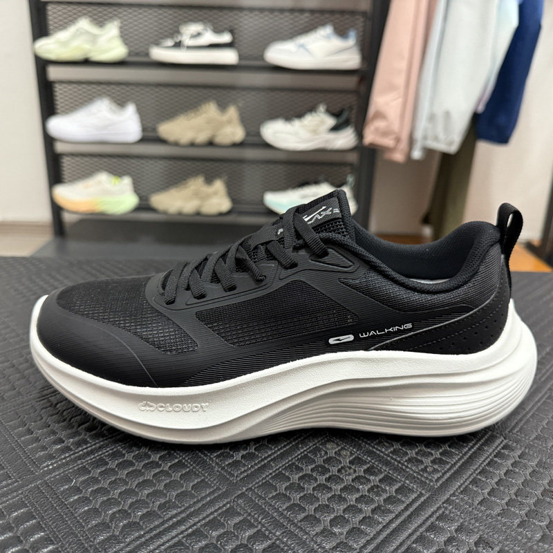 鸿星尔克2026夏季新款男子轻便透气跑步鞋舒适综训鞋11126214051