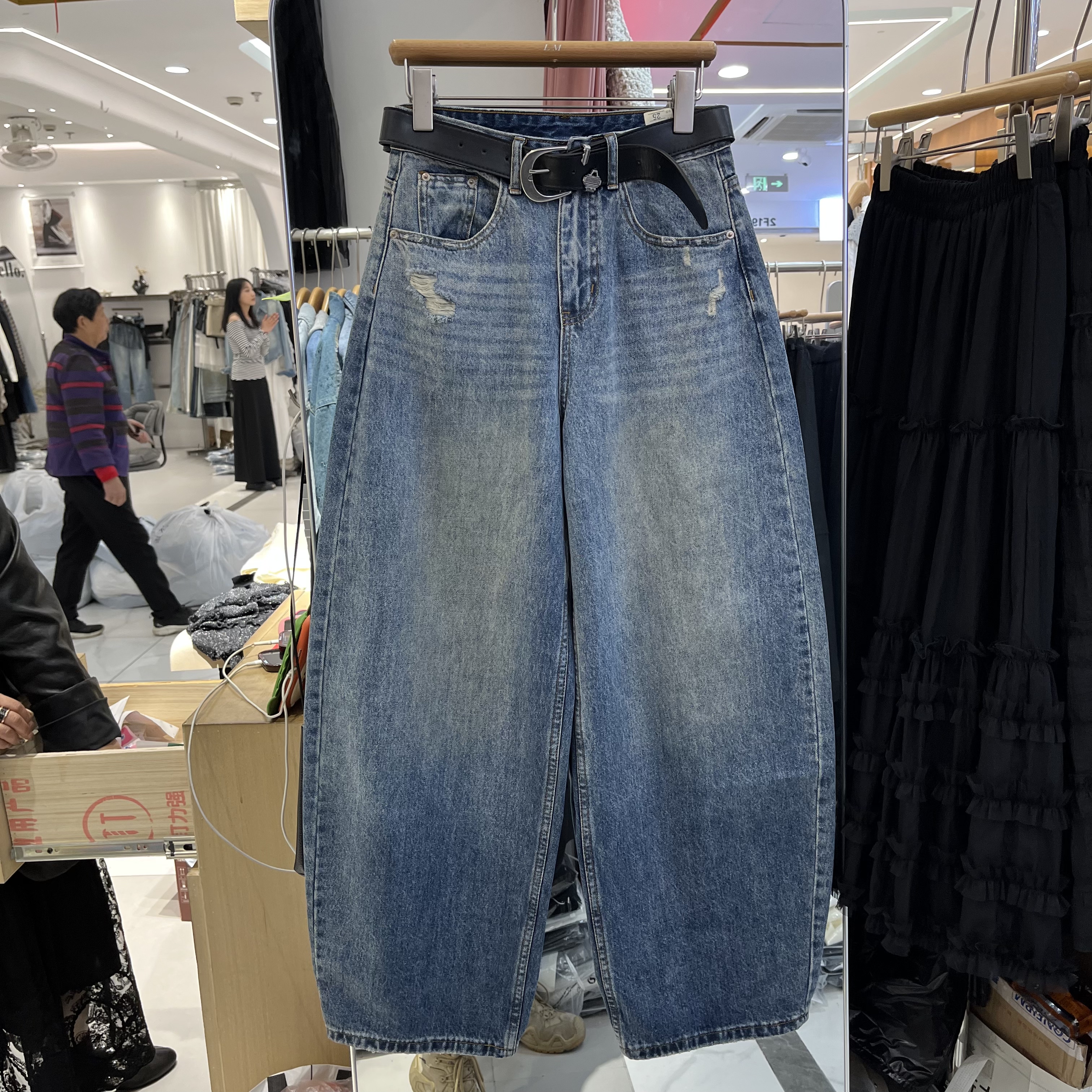 欧洲站2026春季新款女士高腰磨破弯刀阔腿牛仔裤欧货时尚显瘦长裤