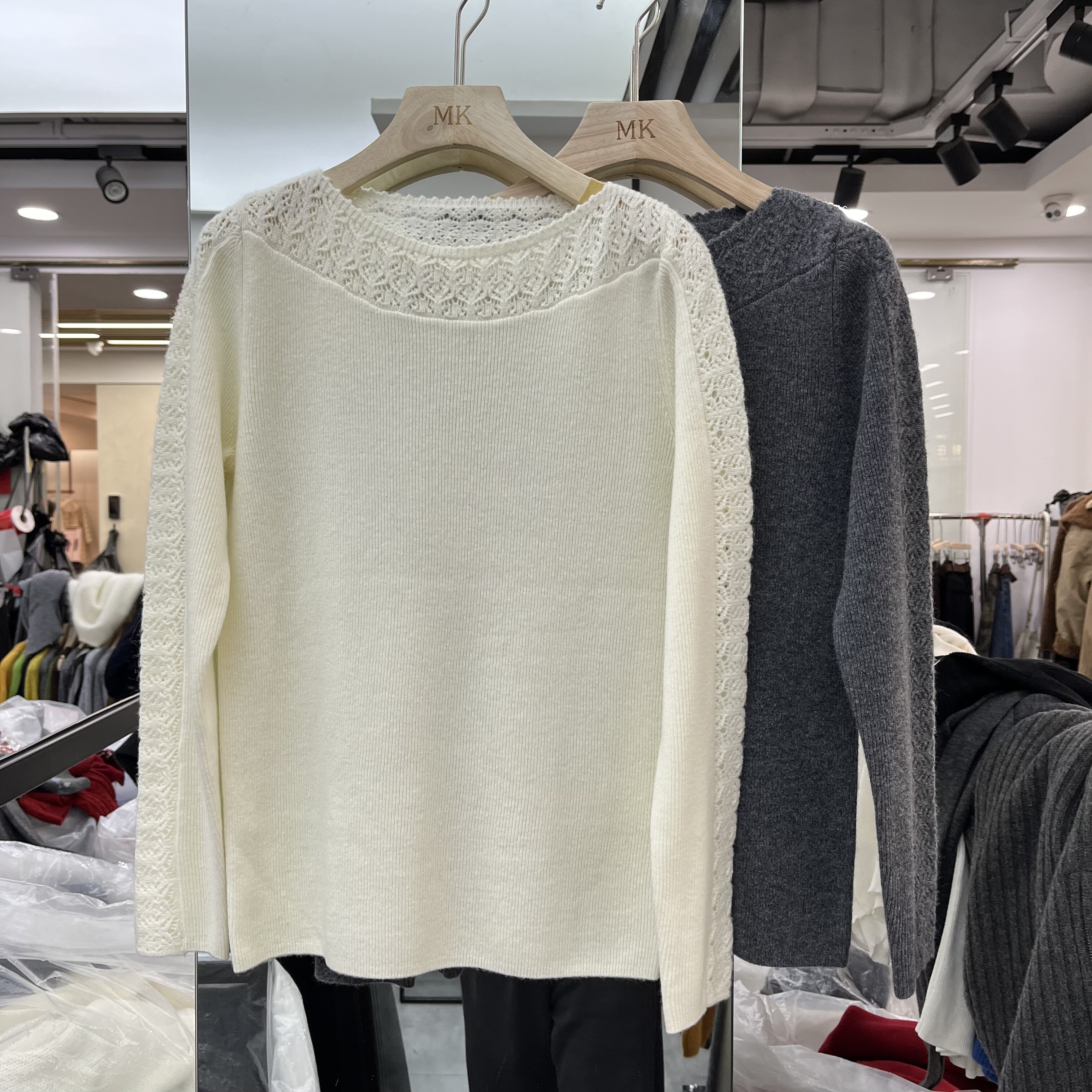 欧洲站2025冬季新款女士圆领钩花镂空全羊毛长袖毛衣欧货时尚针织