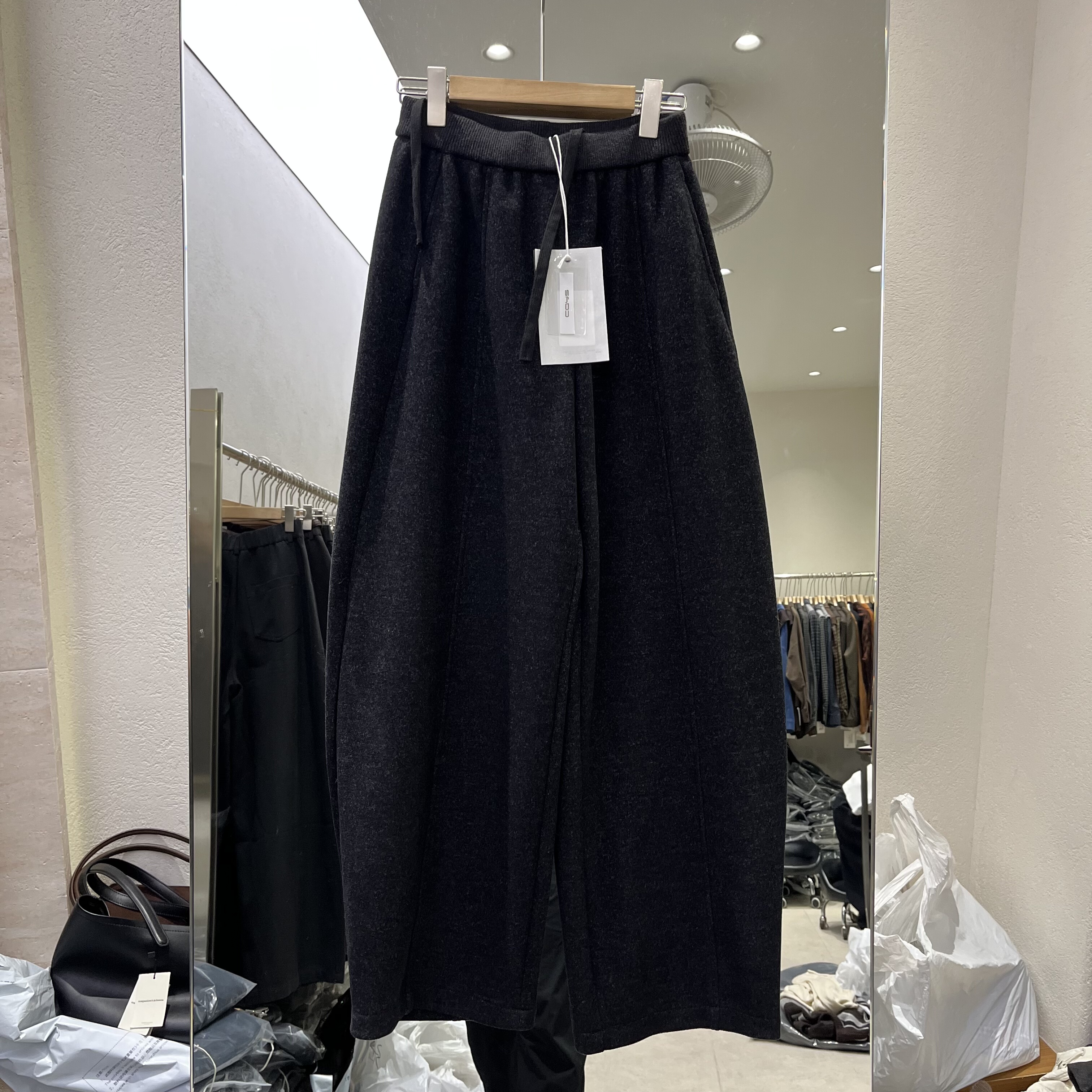 实体店同款2026秋冬新款女士松紧腰绑带羊毛弯刀阔腿裤欧货休闲裤