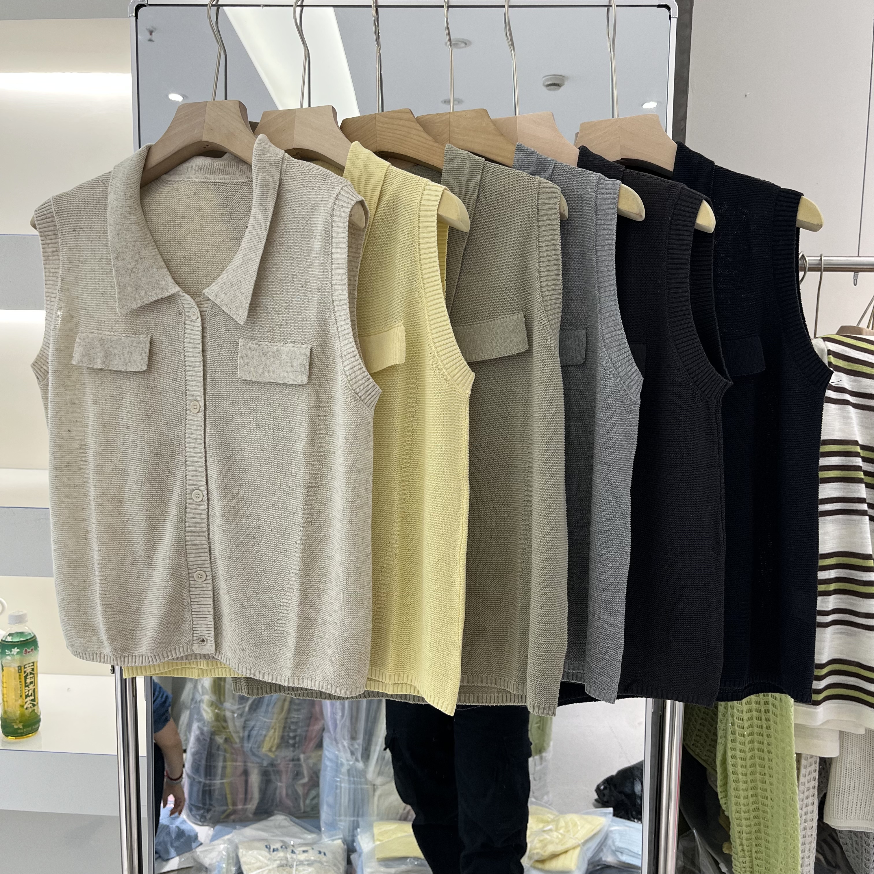 欧洲站2026春季新款女士翻领口袋盖天丝亚麻无袖欧货时尚百搭针织