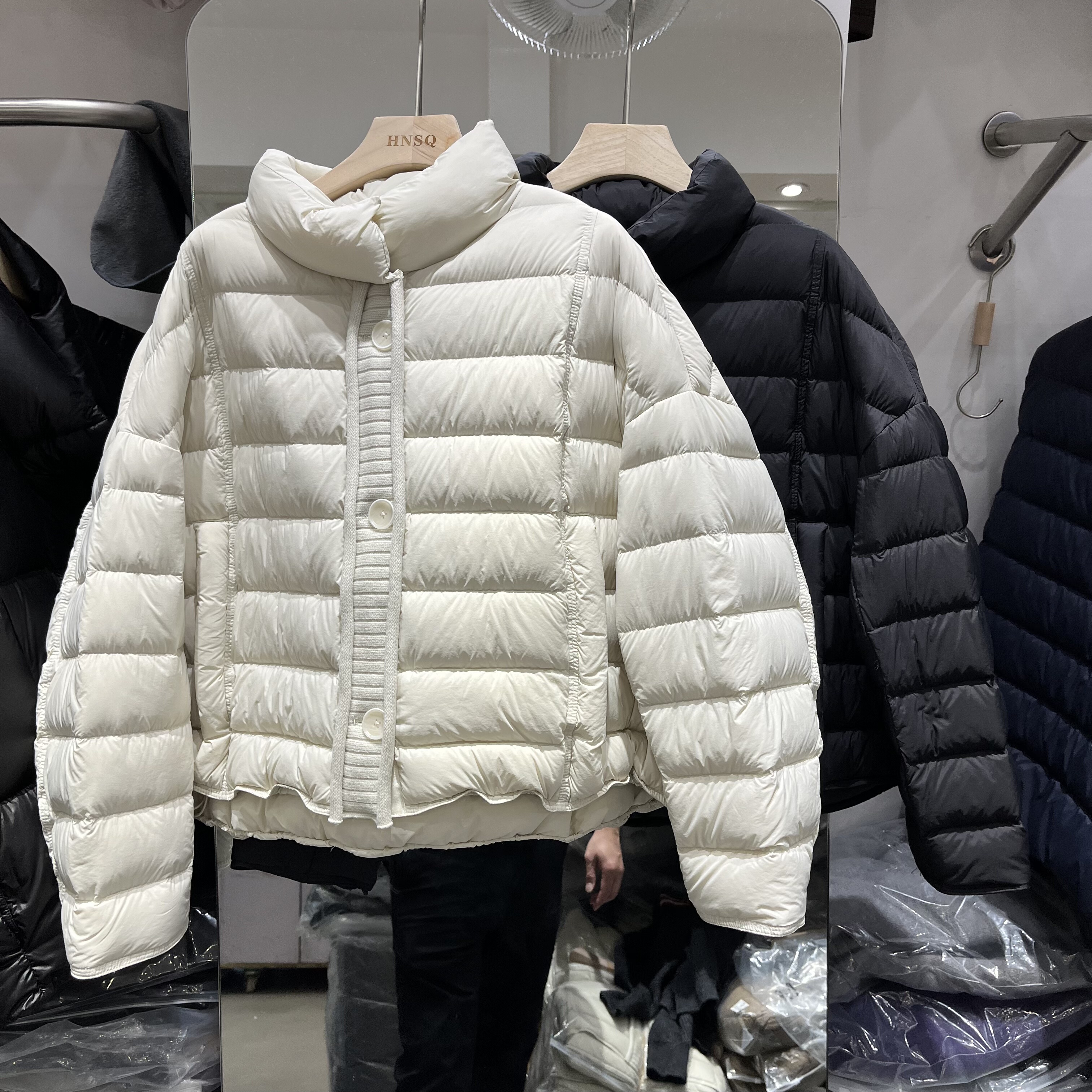 欧洲站2025秋季新款女士立领排骨线短款羽绒服欧货宽松百搭外套潮