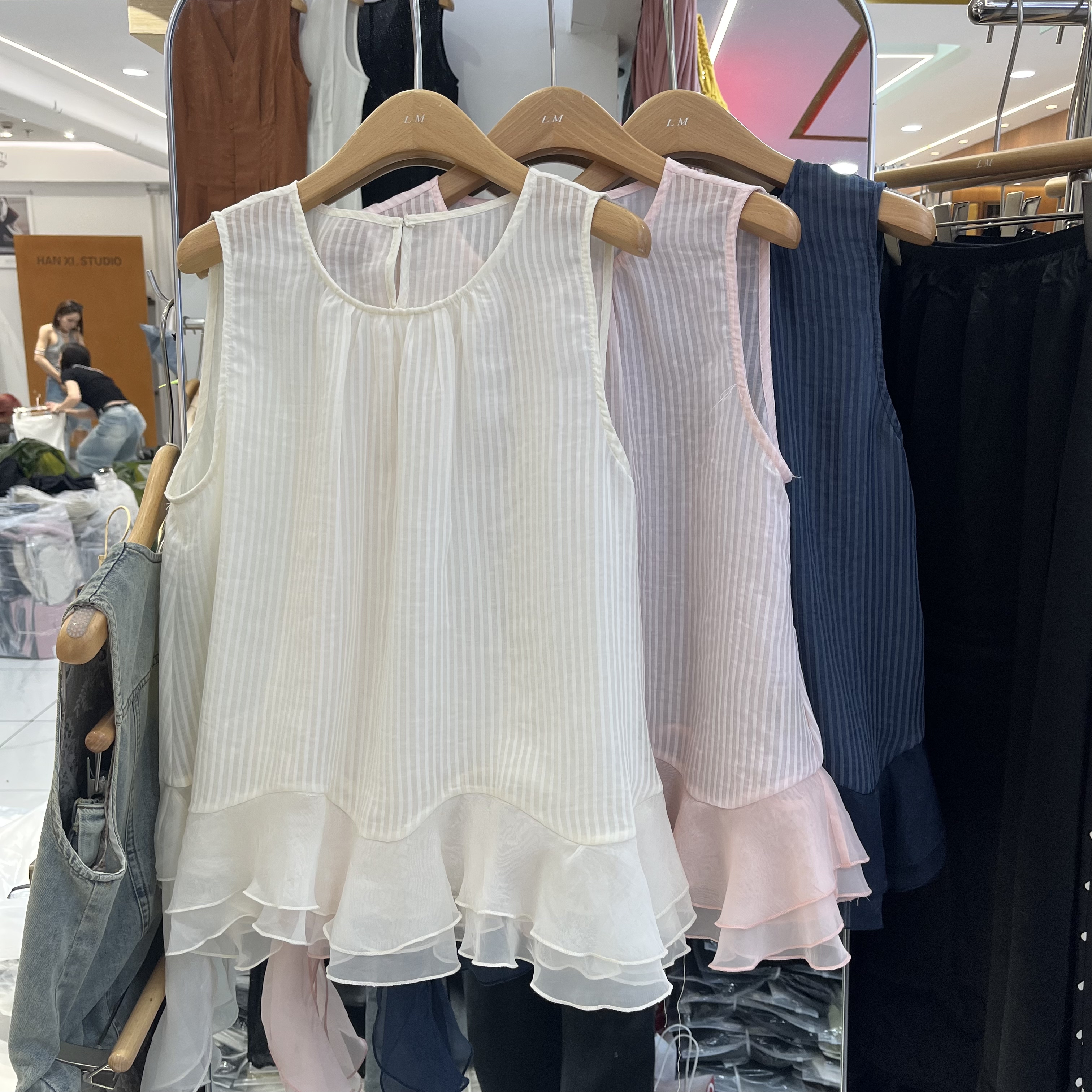 欧洲站2026春夏新款女士圆领下摆荷叶边拼接无袖衬衫欧货时尚小衫