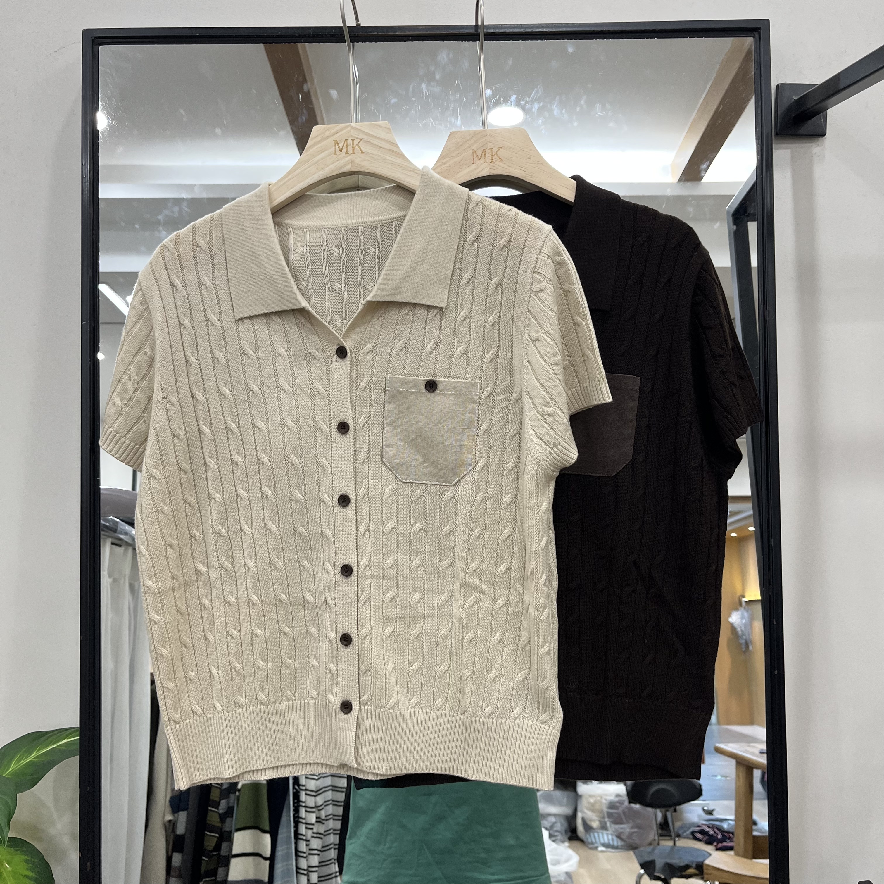 实体店同款2026早秋新款女士翻领麻花纹细羊毛短袖欧货时尚针织衫
