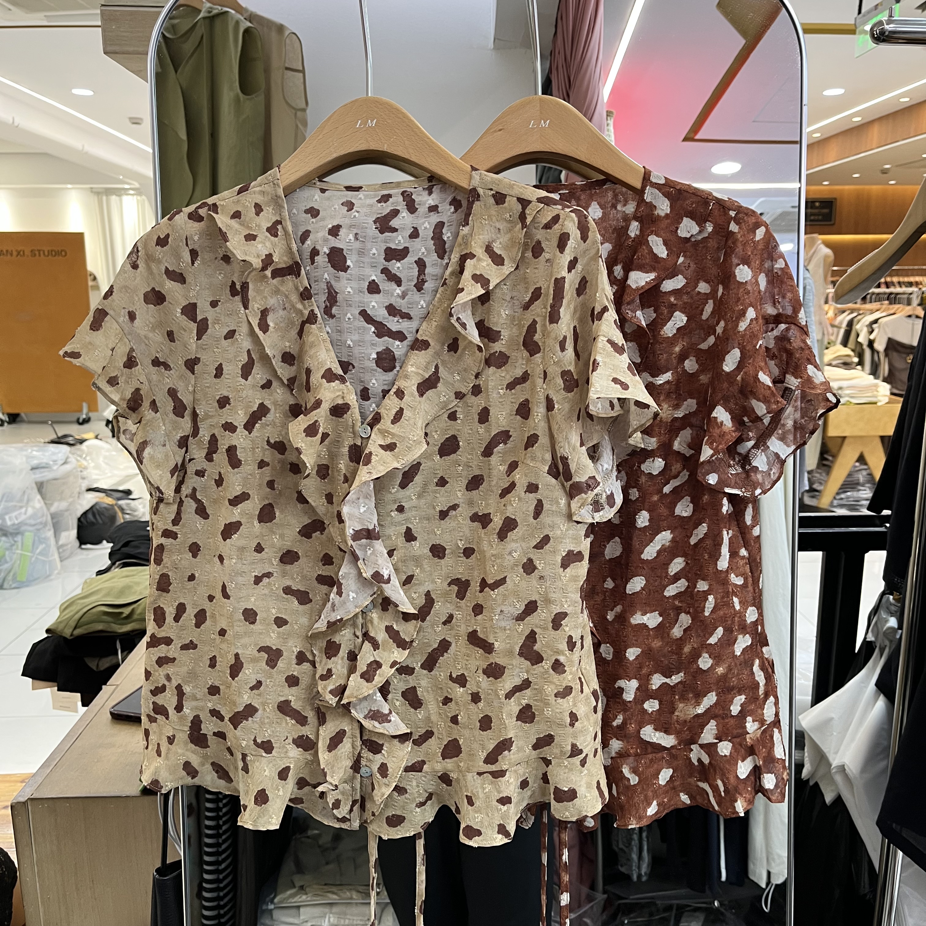 欧洲站2026夏季新款女士V领荷叶边绑带豹纹韩版短袖小衫欧货上衣